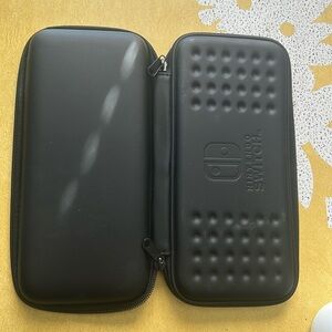 Nintendo Switch Case Black EUC Smoke Free
